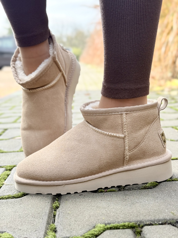 Beżowe śniegowce ze skóry naturalnej