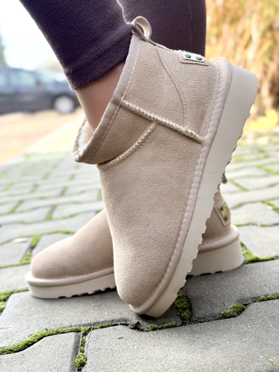 Beżowe śniegowce ze skóry naturalnej