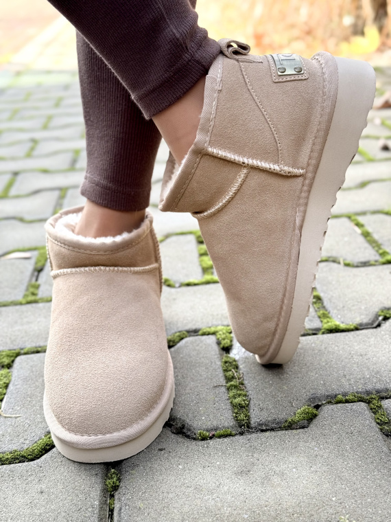 Beżowe śniegowce ze skóry naturalnej