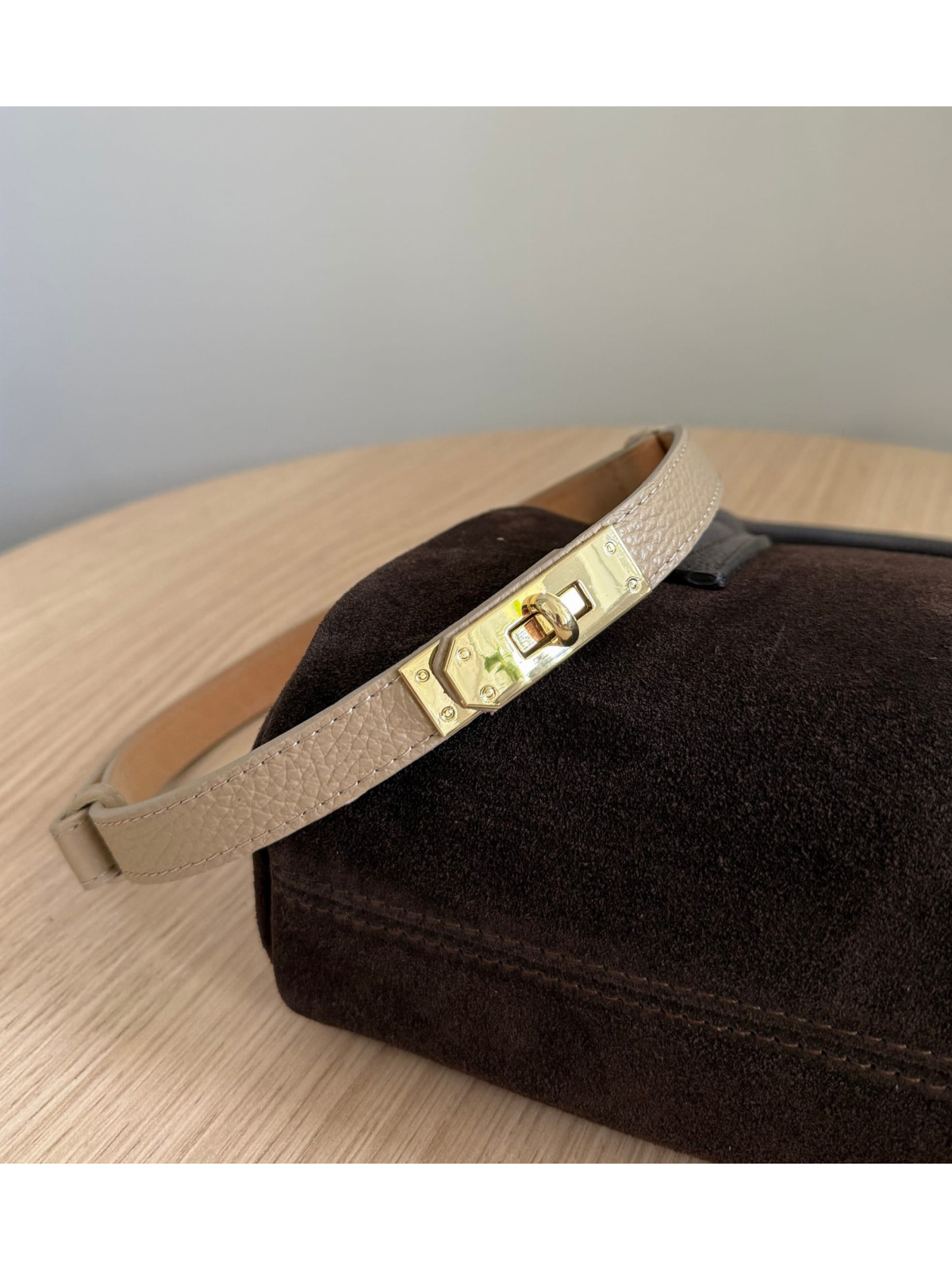 Beżowy Pasek damski ze skóry naturalnej