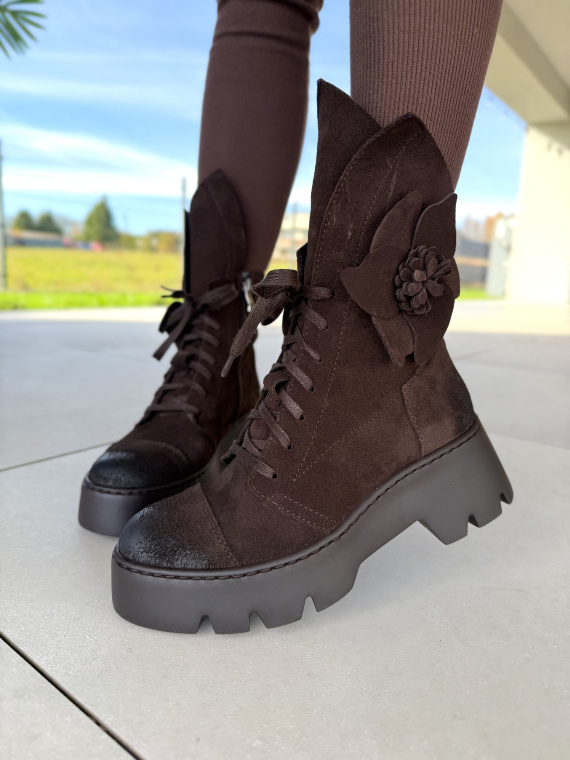 OLEKSY – wyjątkowe botki z naturalnej skóry, stworzone w Polsce