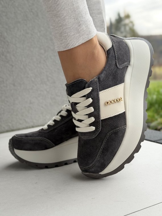 Sneakersy ze skóry naturalnej – nowoczesny komfort w miejskim stylu