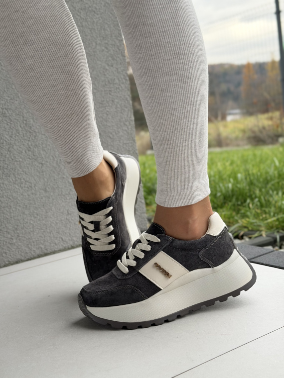 Sneakersy ze skóry naturalnej – nowoczesny komfort w miejskim stylu