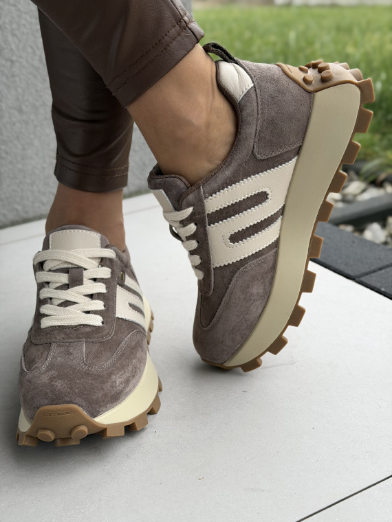 Sneakersy ze skóry naturalnej – luksus na co dzień