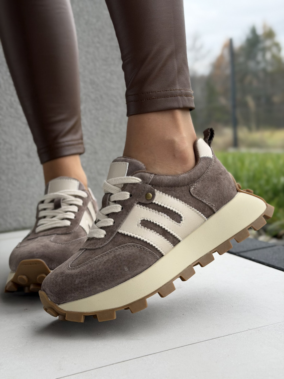 Sneakersy ze skóry naturalnej – luksus na co dzień