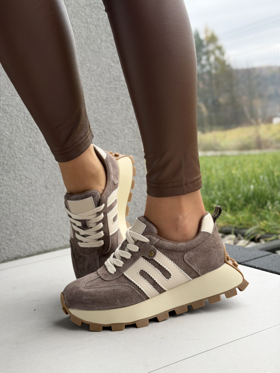 Sneakersy ze skóry naturalnej – luksus na co dzień