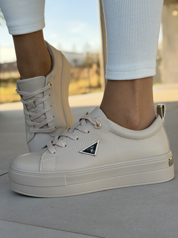 Sneakersy ze skóry naturalnej – luksus na co dzień