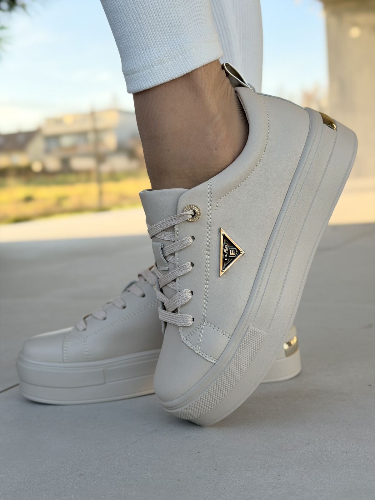 Sneakersy ze skóry naturalnej – luksus na co dzień