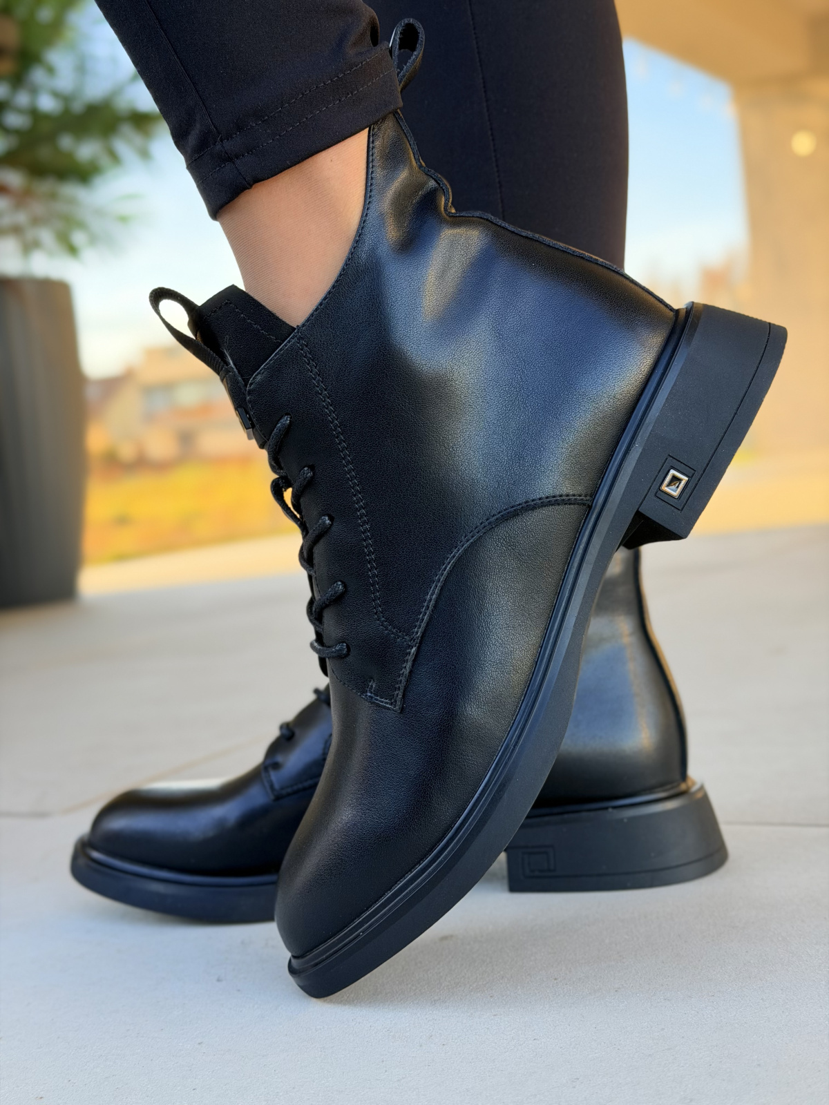 Czarne botki ze skóry naturalnej