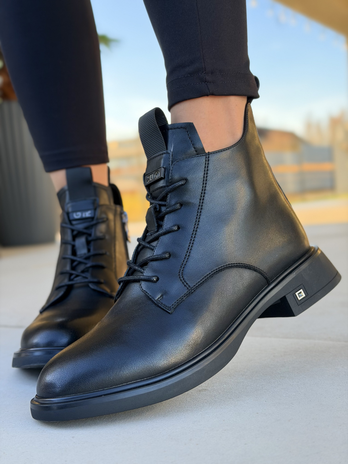 Czarne botki ze skóry naturalnej