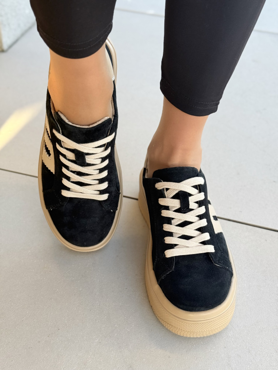 Sneakersy ze skóry naturalnej – luksus na co dzień