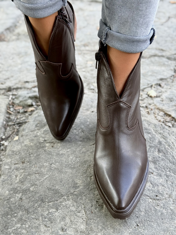 Brązowe kowbojki ze skóry naturalnej OLEKSY – polska jakość i styl