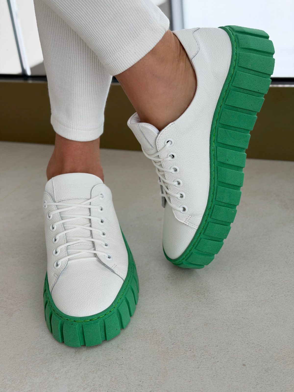 Sneakersy OLEKSY z naturalnej skóry – styl i komfort na co dzień