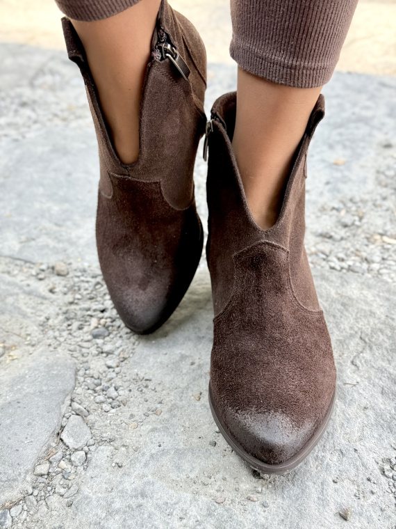 Brązowe kowbojki ze skóry naturalnej OLEKSY – polska jakość i styl