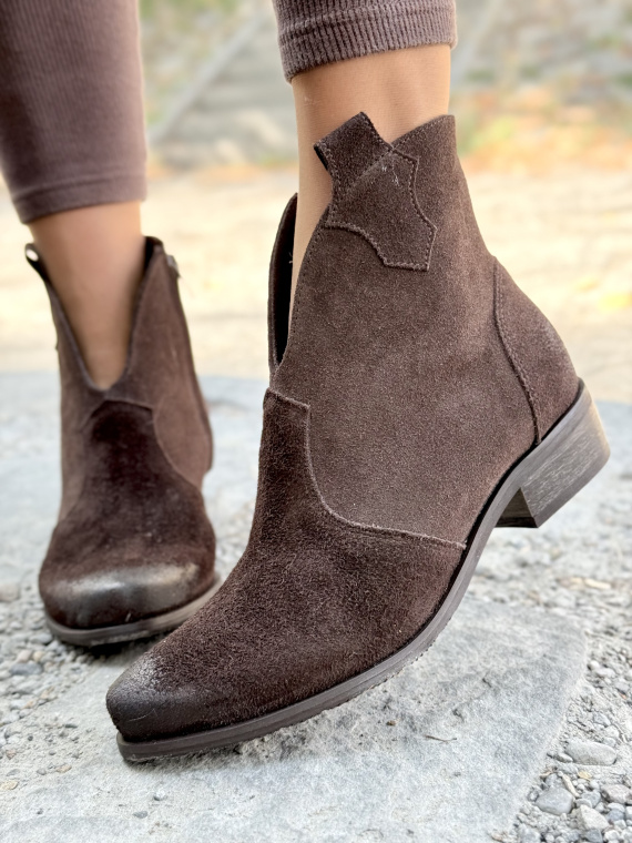 Brązowe kowbojki ze skóry naturalnej OLEKSY – polska jakość i styl