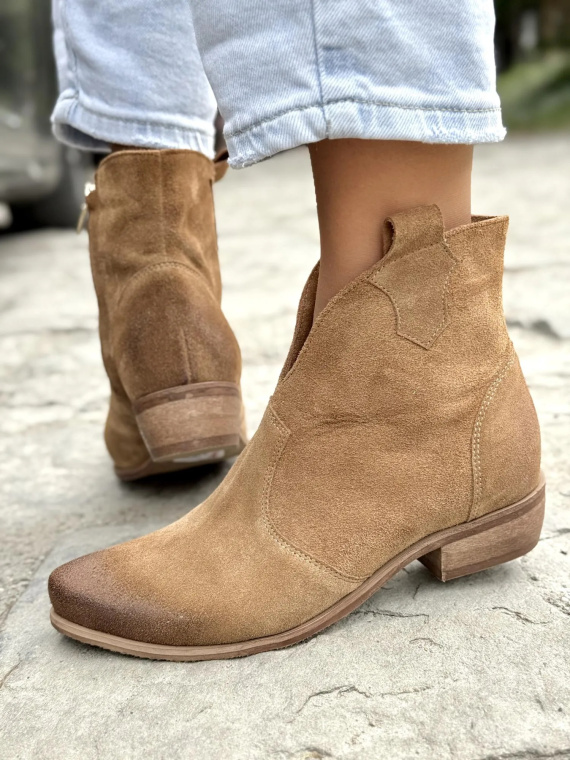 Kowbojki ze skóry naturalnej OLEKSY – polska jakość i styl