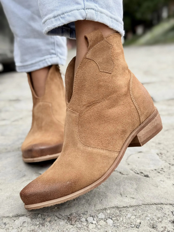 Kowbojki ze skóry naturalnej OLEKSY – polska jakość i styl