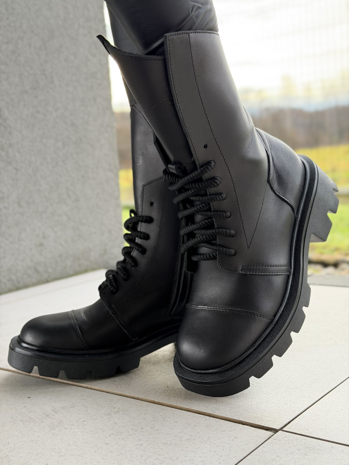 Czarne botki OLEKSY ze skóry naturalnej Polskiej produkcji