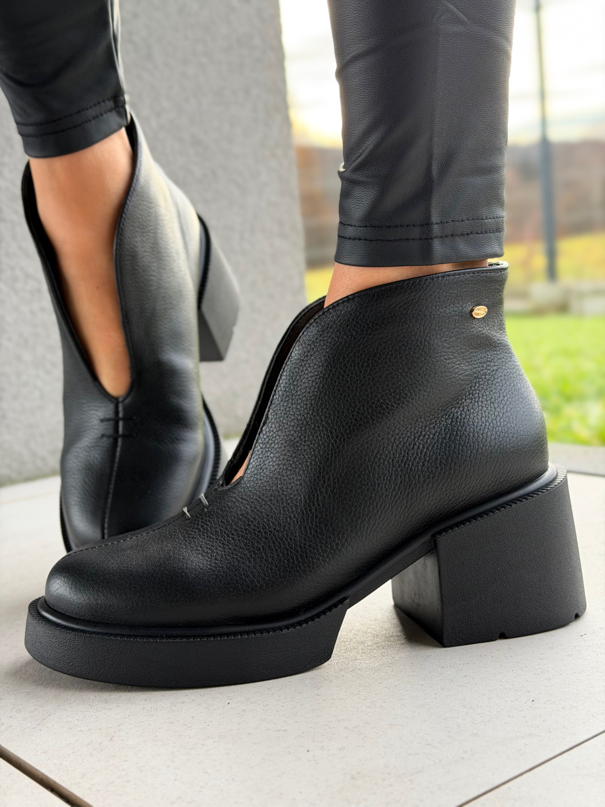 Półbuty ze skóry naturalnej OLEKSY Polskiej produkcji