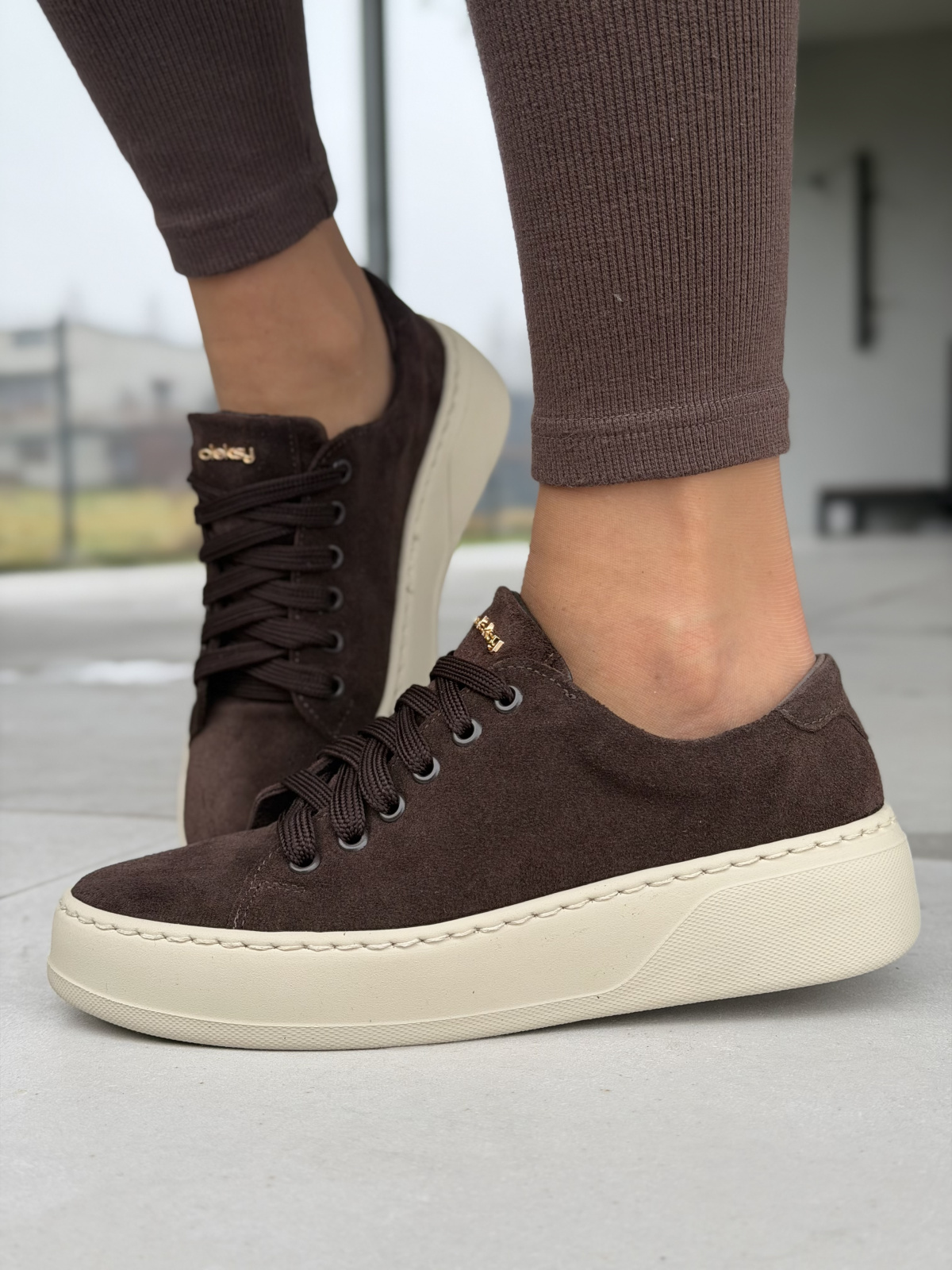 Naturalna skóra, polska produkcja – sneakersy OLEKSY