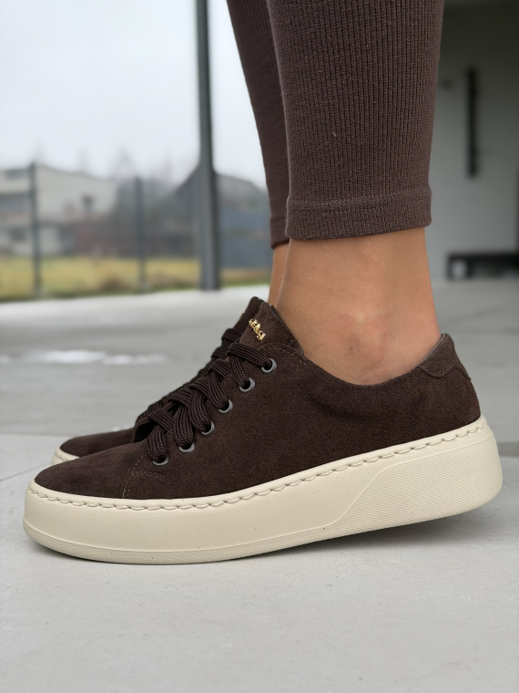 Naturalna skóra, polska produkcja – sneakersy OLEKSY