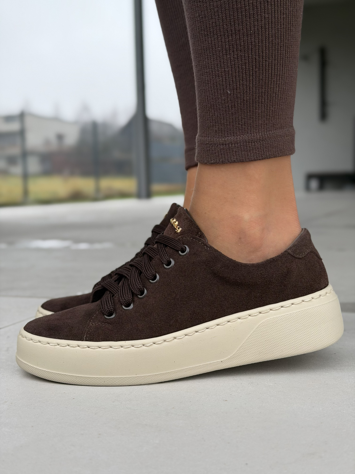 Naturalna skóra, polska produkcja – sneakersy OLEKSY