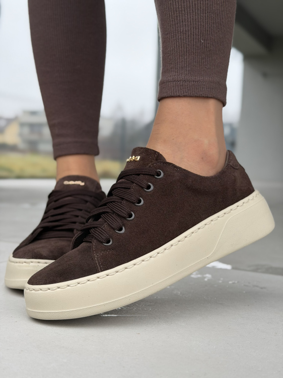 Naturalna skóra, polska produkcja – sneakersy OLEKSY