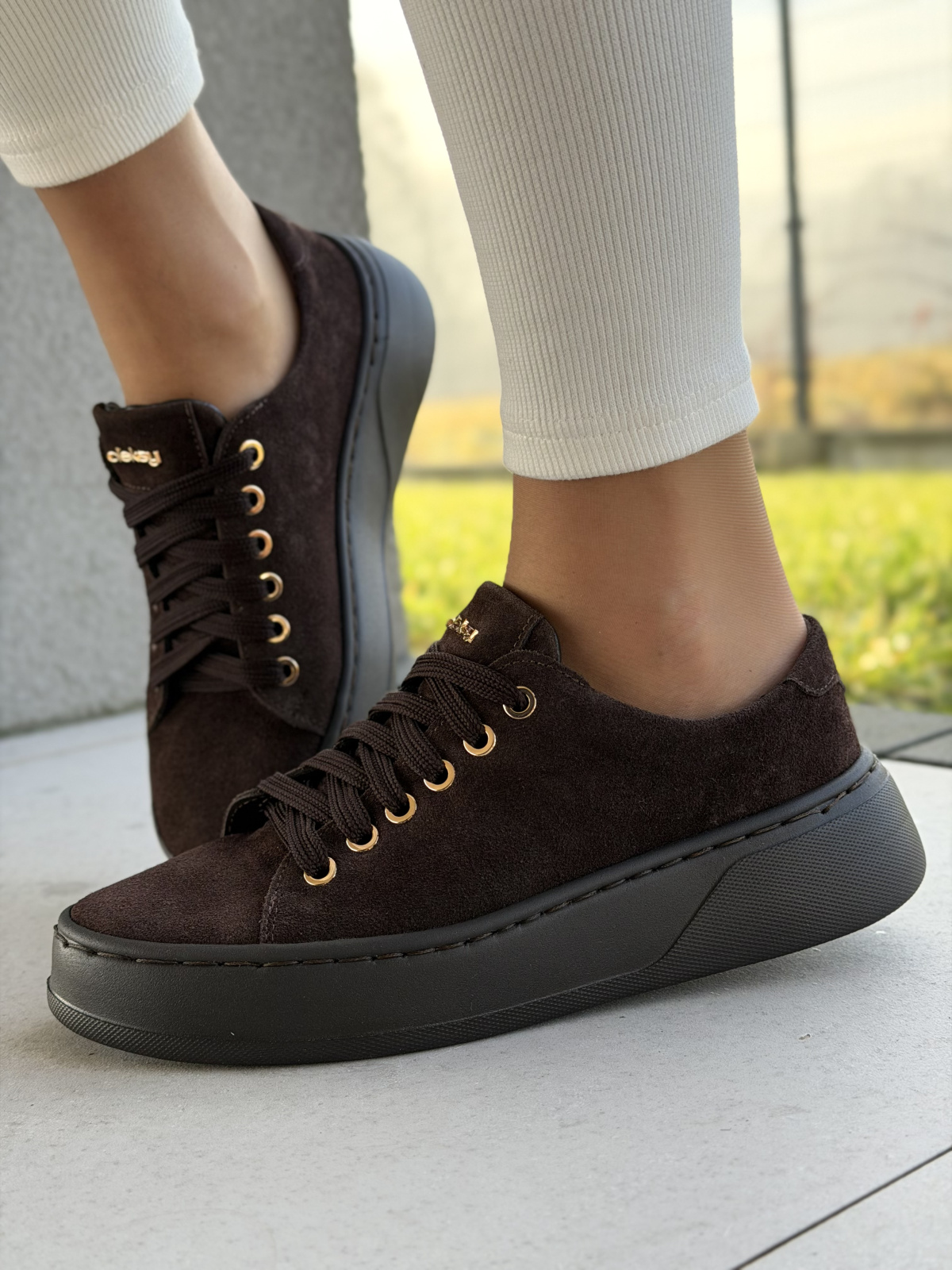 Naturalna skóra, polska produkcja – sneakersy OLEKSY