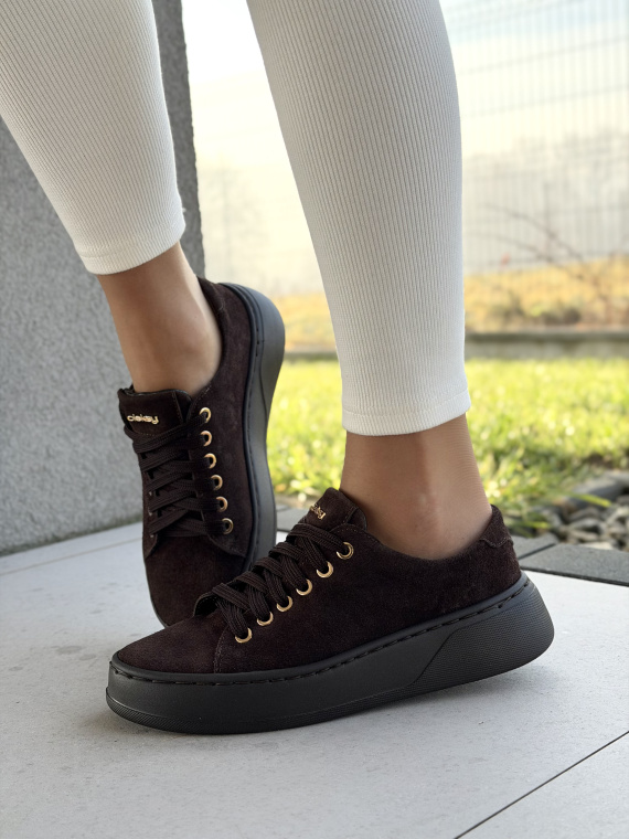 Naturalna skóra, polska produkcja – sneakersy OLEKSY