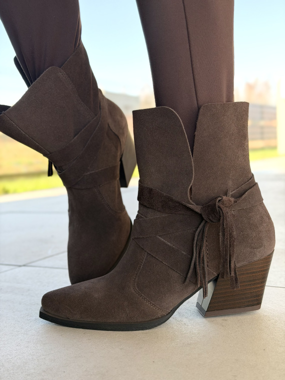 Brązowe kowbojki ze skóry naturalnej OLEKSY – polska jakość i styl