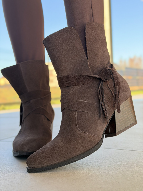 Brązowe kowbojki ze skóry naturalnej OLEKSY – polska jakość i styl