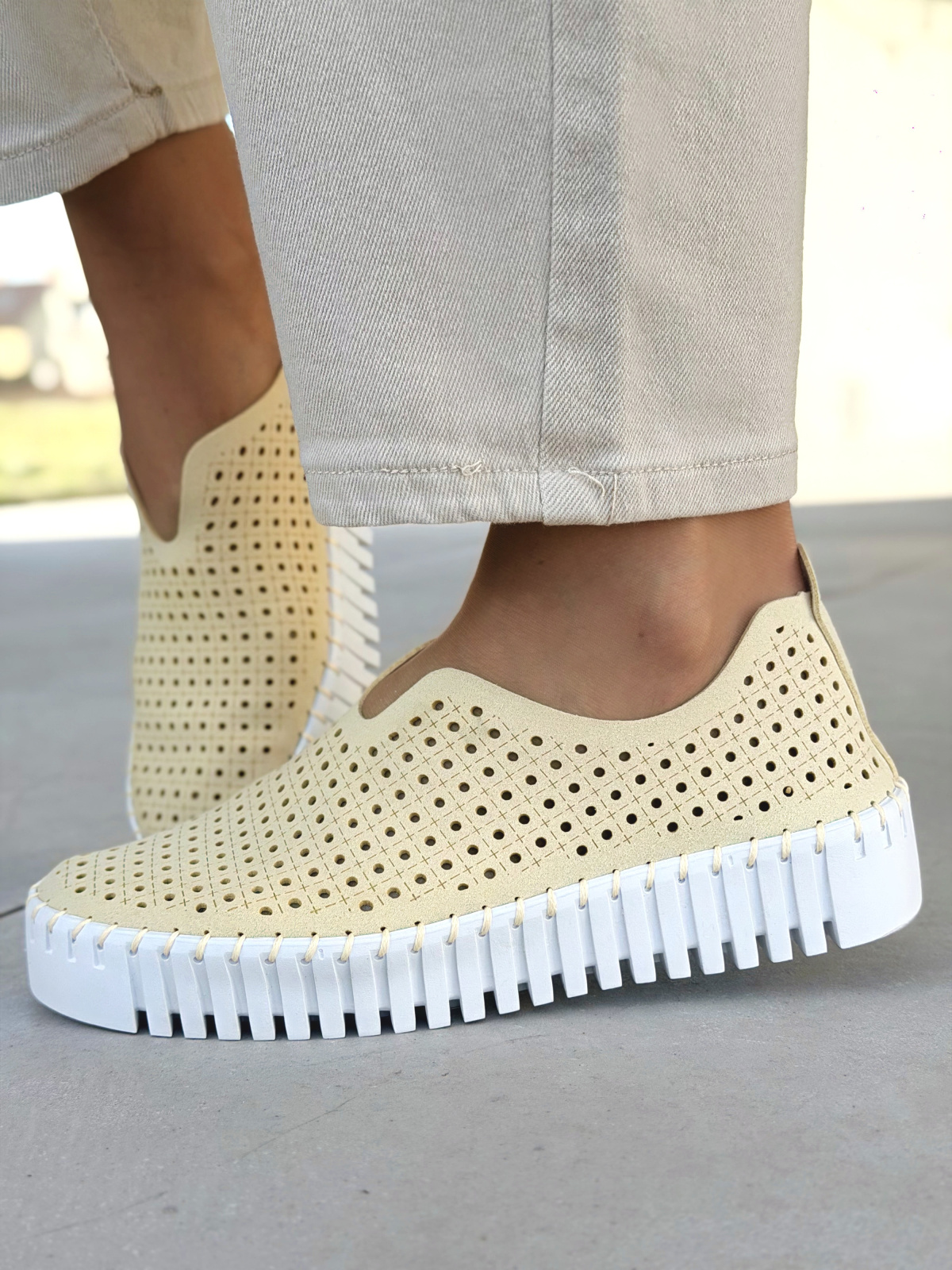 Miękkie i wygodne Sneakersy damskie OLEKSY