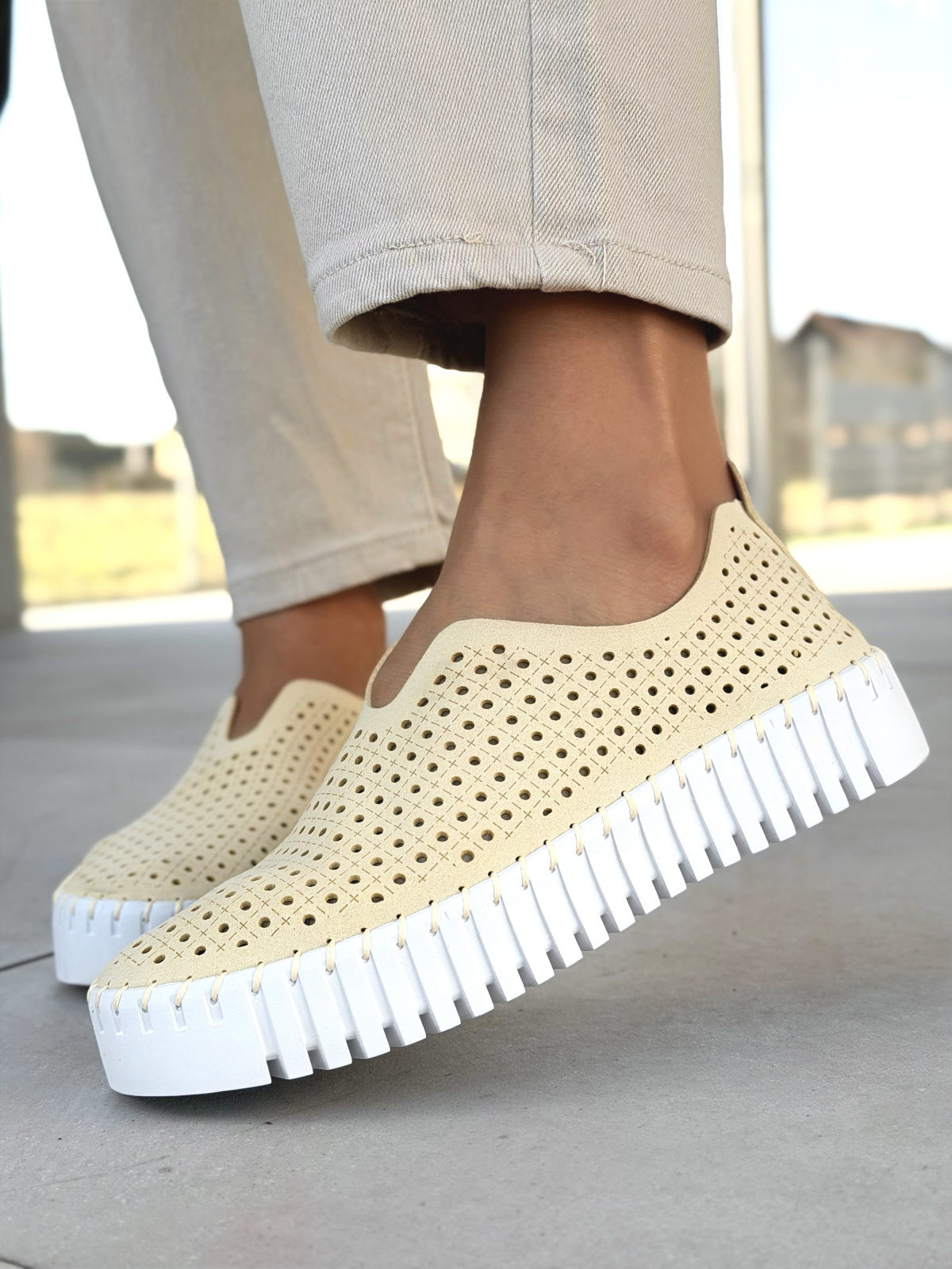 Miękkie i wygodne Sneakersy damskie OLEKSY