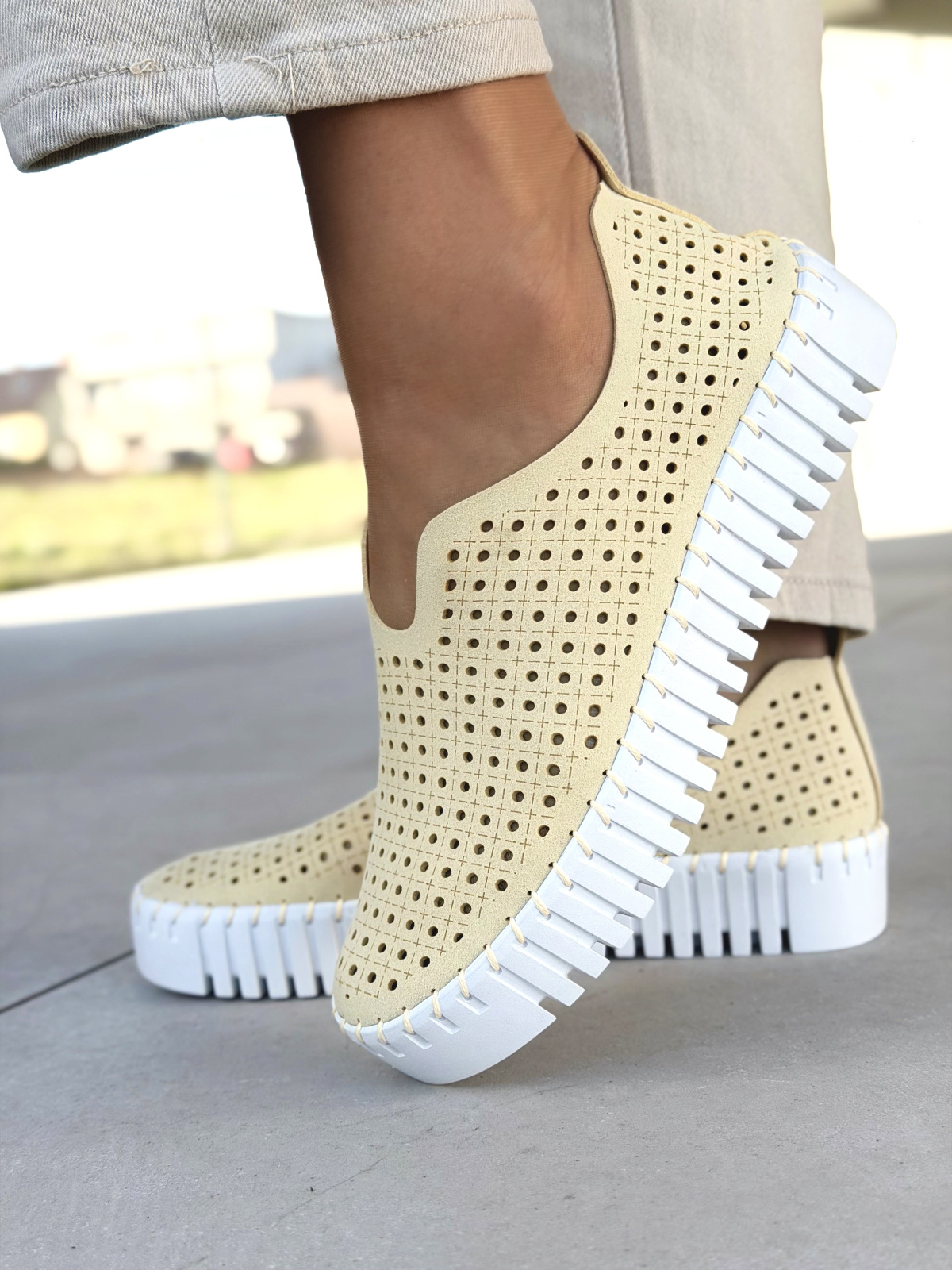 Miękkie i wygodne Sneakersy damskie OLEKSY