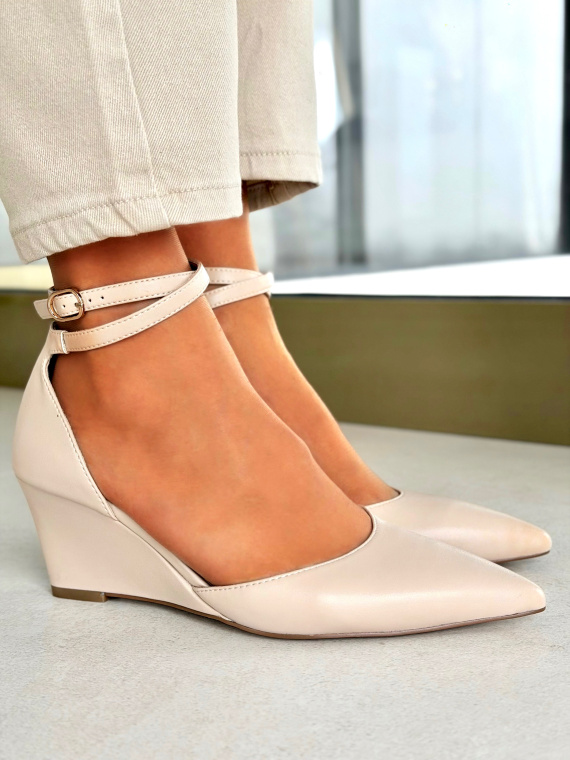 Eleganckie czółenka OLEKSY ze skóry naturalnej na wygodnym koturnie