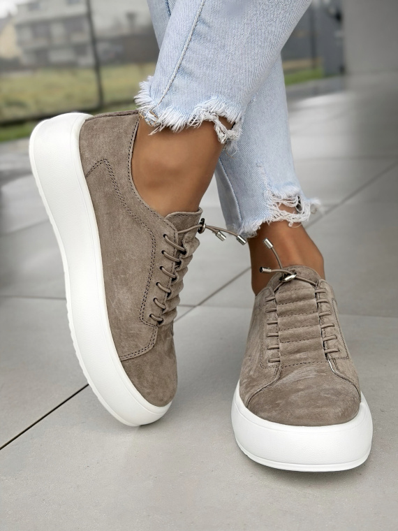 Skórzane sneakersy OLEKSY – naturalna wygoda na każdy dzień