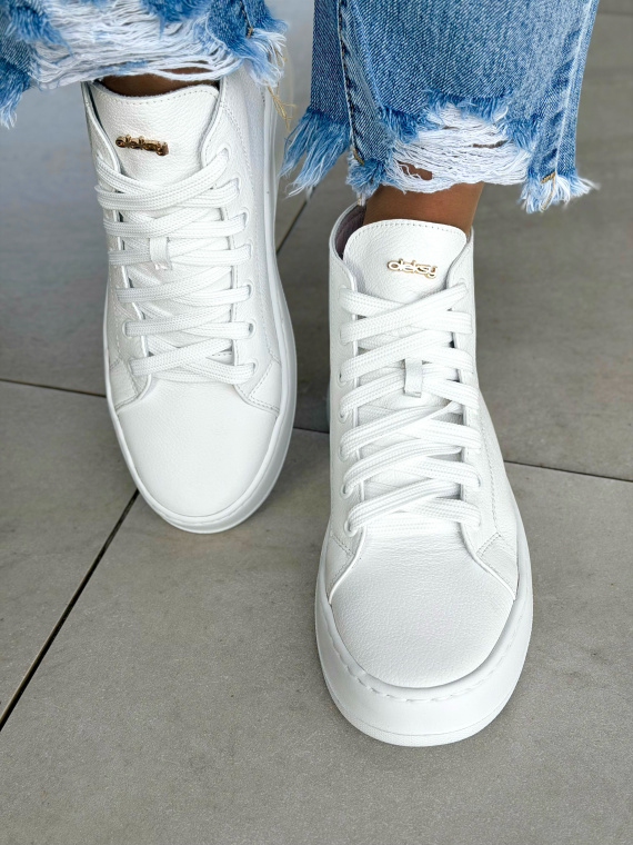 Białe sneakersy skórzane OLEKSY polskiej produkcji