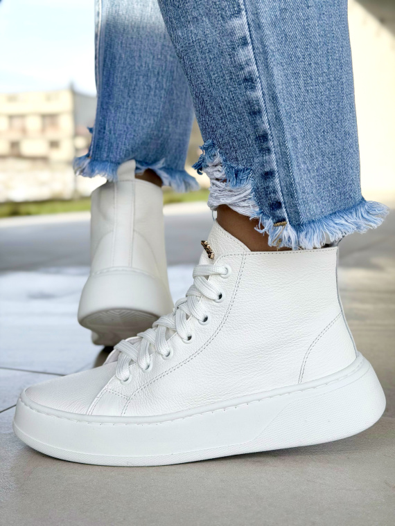 Białe sneakersy skórzane OLEKSY polskiej produkcji