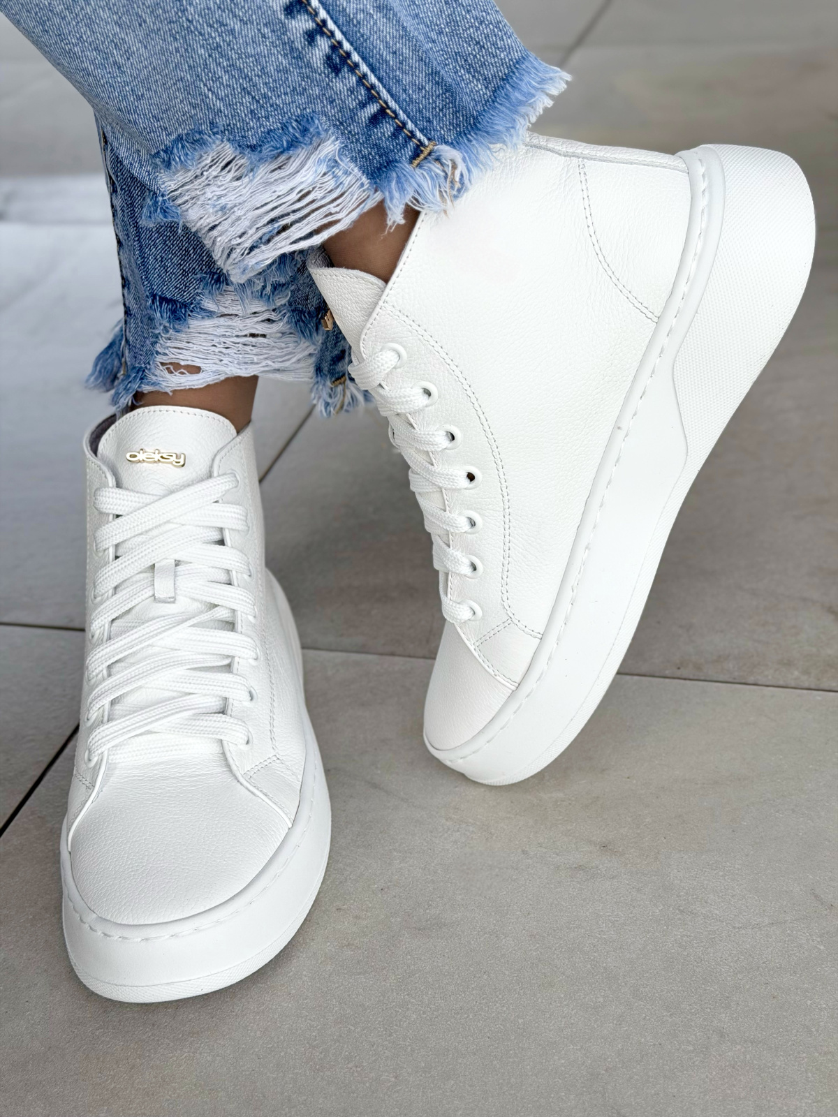 Białe sneakersy skórzane OLEKSY polskiej produkcji