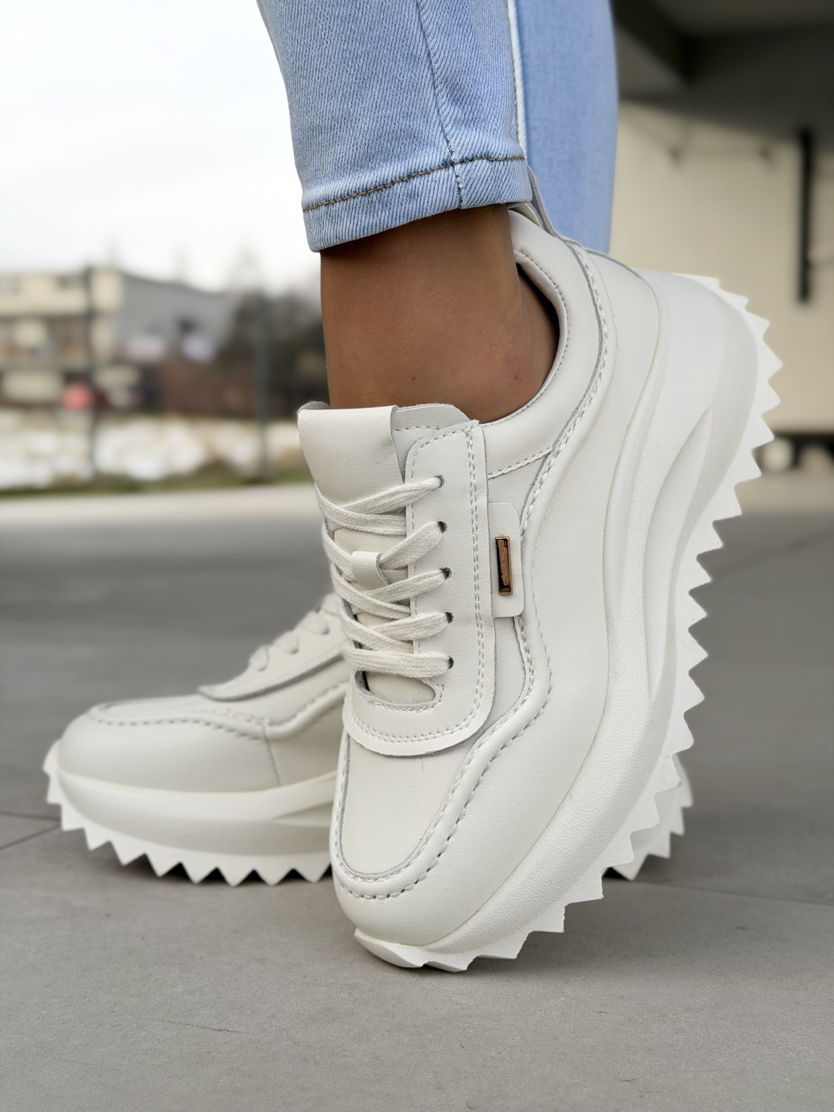 Sneakersy OLEKSY ze skóry naturalnej – codzienny komfort i styl