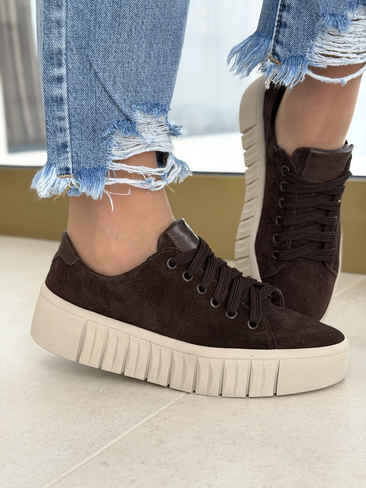 Naturalna skóra, polska produkcja – sneakersy OLEKSY