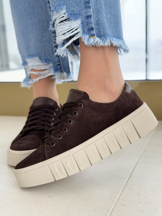 Naturalna skóra, polska produkcja – sneakersy OLEKSY