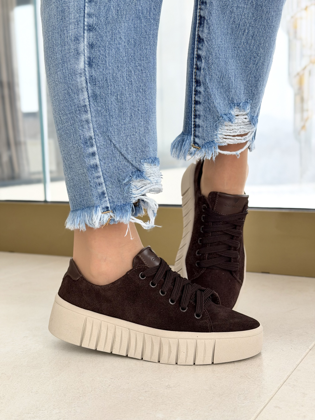 Naturalna skóra, polska produkcja – sneakersy OLEKSY