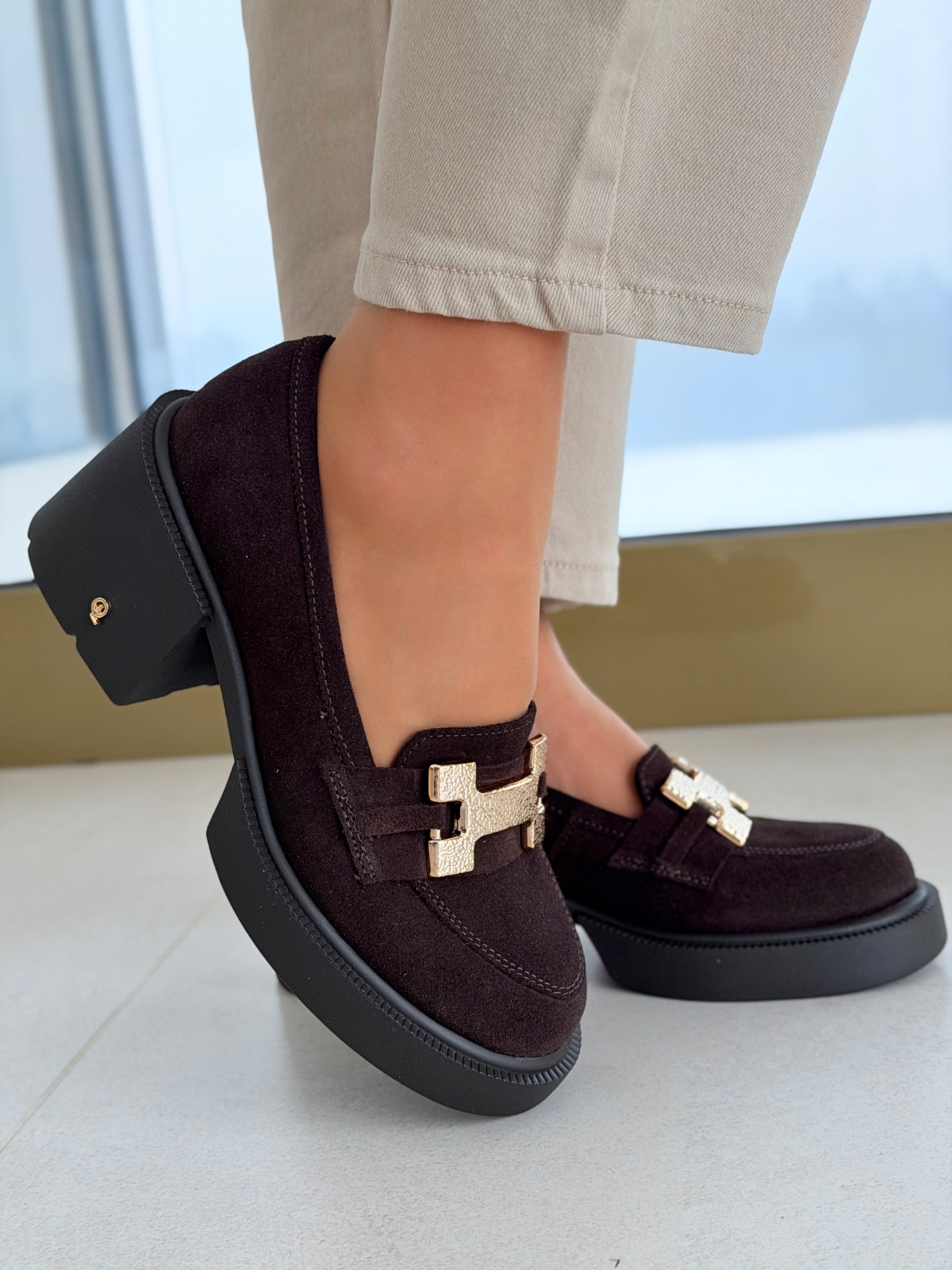 Brązowe skórzane mokasyny zamszowe na słupku OLEKSY