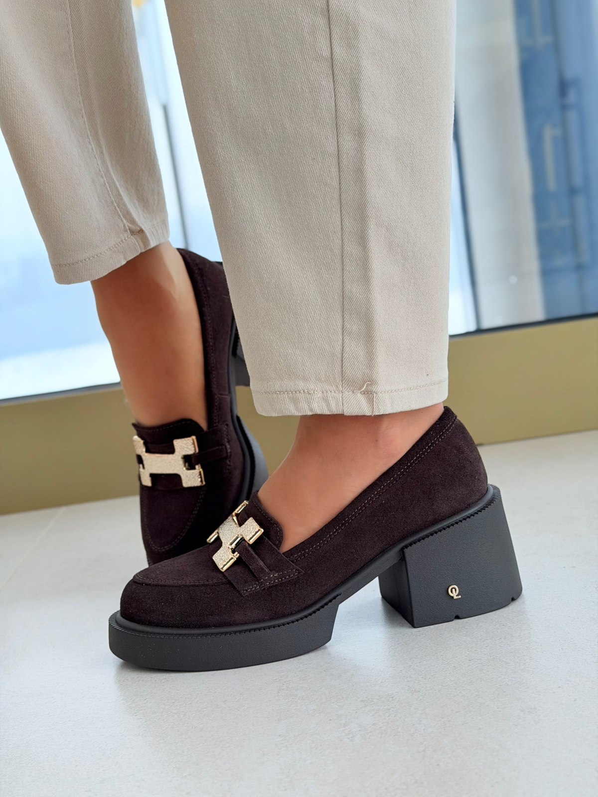 Brązowe skórzane mokasyny zamszowe na słupku OLEKSY