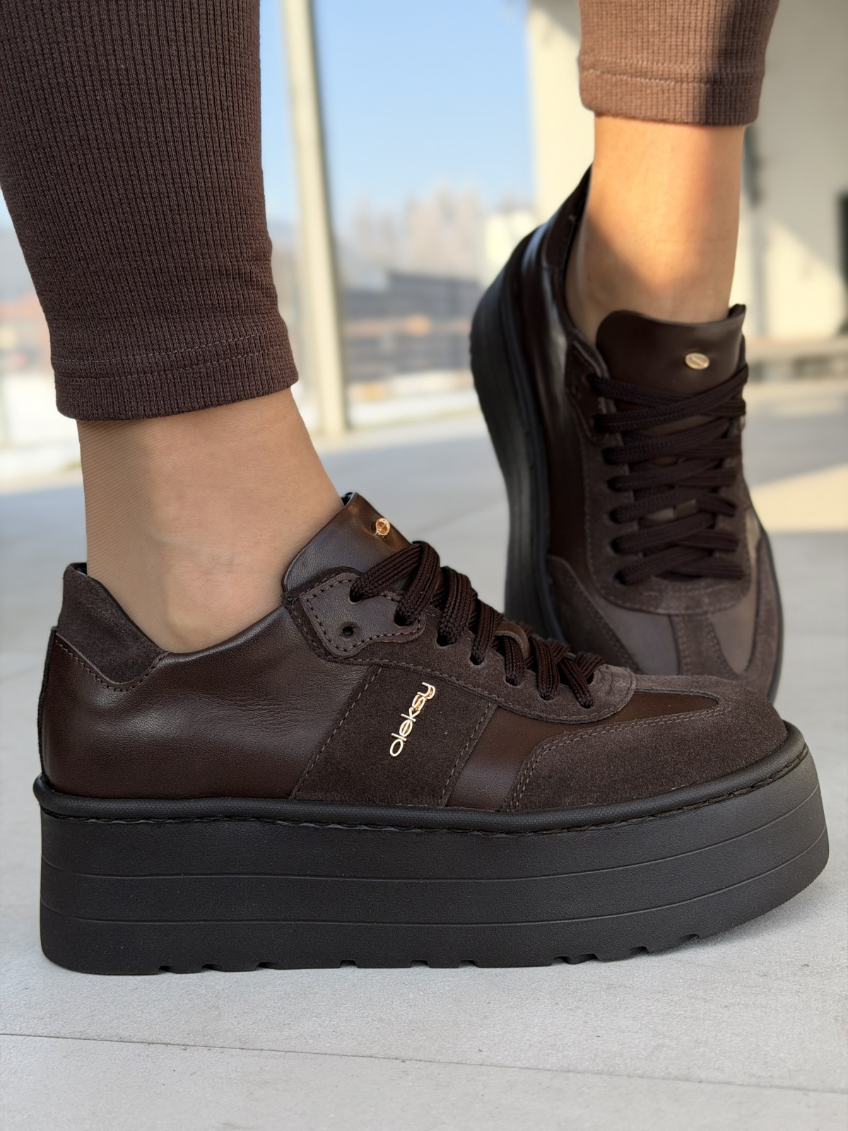 Brązowe sneakersy skórzane na platformie OLEKSY