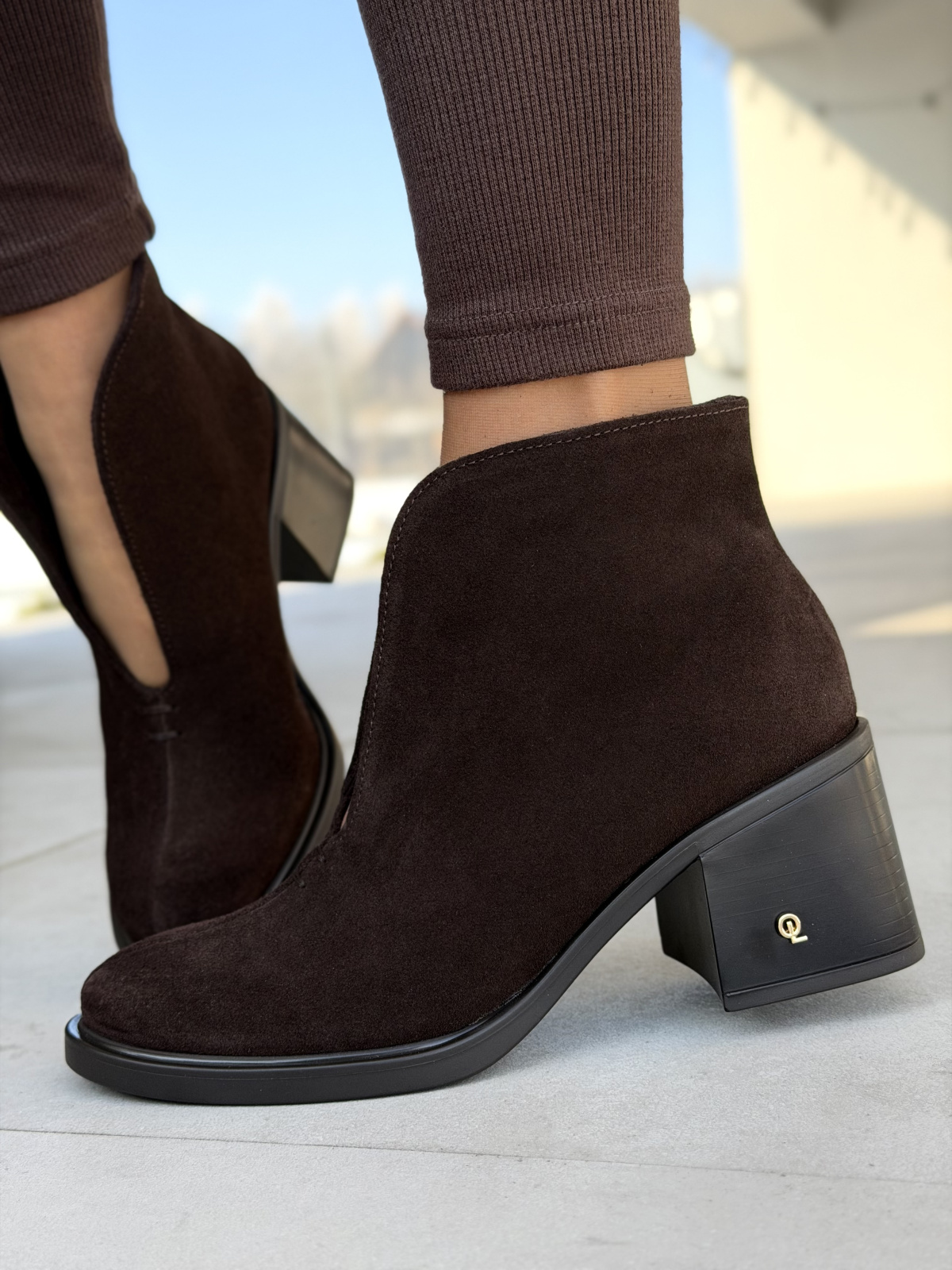 Brązowe botki ze skóry naturalnej na słupku OLEKSY