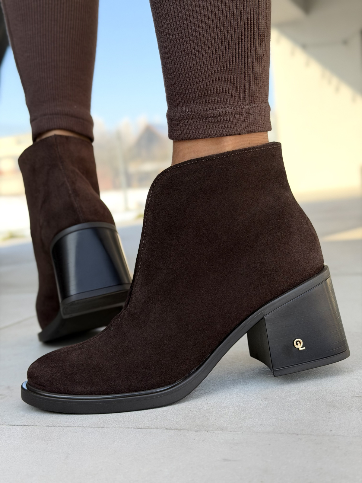 Brązowe botki ze skóry naturalnej na słupku OLEKSY