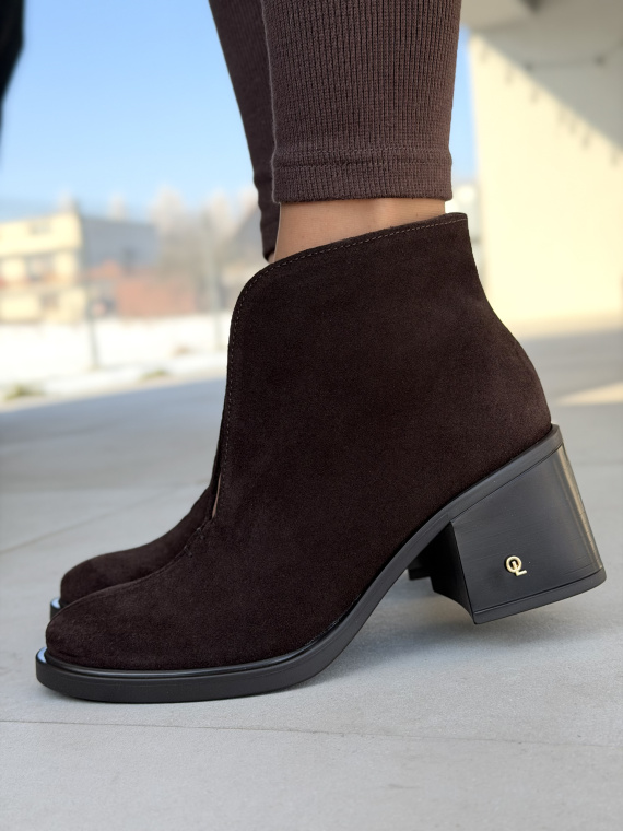 Brązowe botki ze skóry naturalnej na słupku OLEKSY