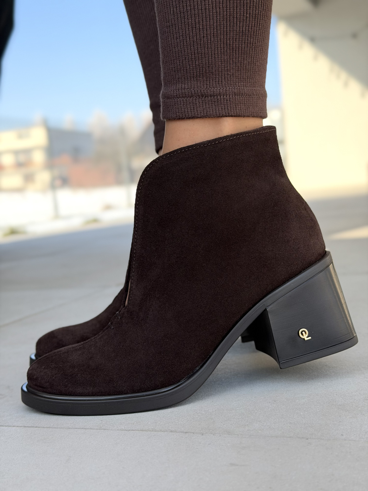 Brązowe botki ze skóry naturalnej na słupku OLEKSY